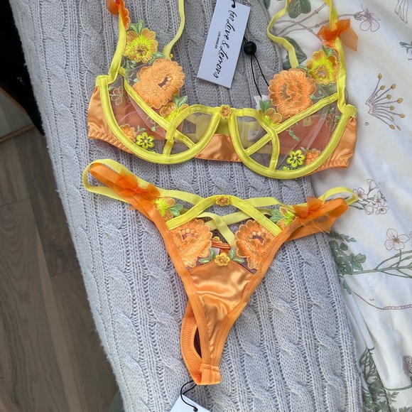 For Love and Lemons Neon Rose Embroidered SET - Picture 8 of 9